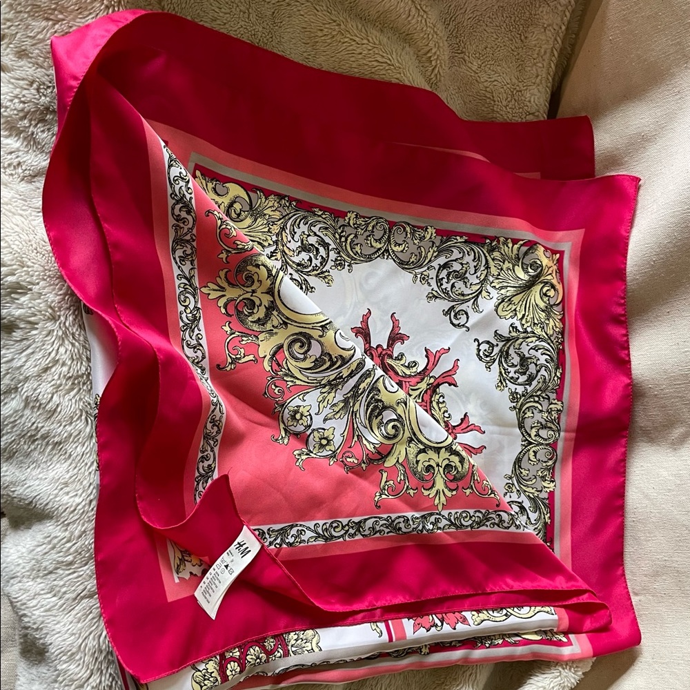 H&M square scarf, approx 35”. Made in Italy, 100% polyester. What can I say?—